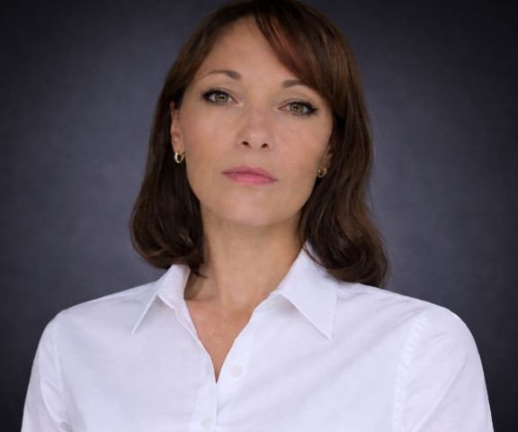 Адв. Габриела Николова